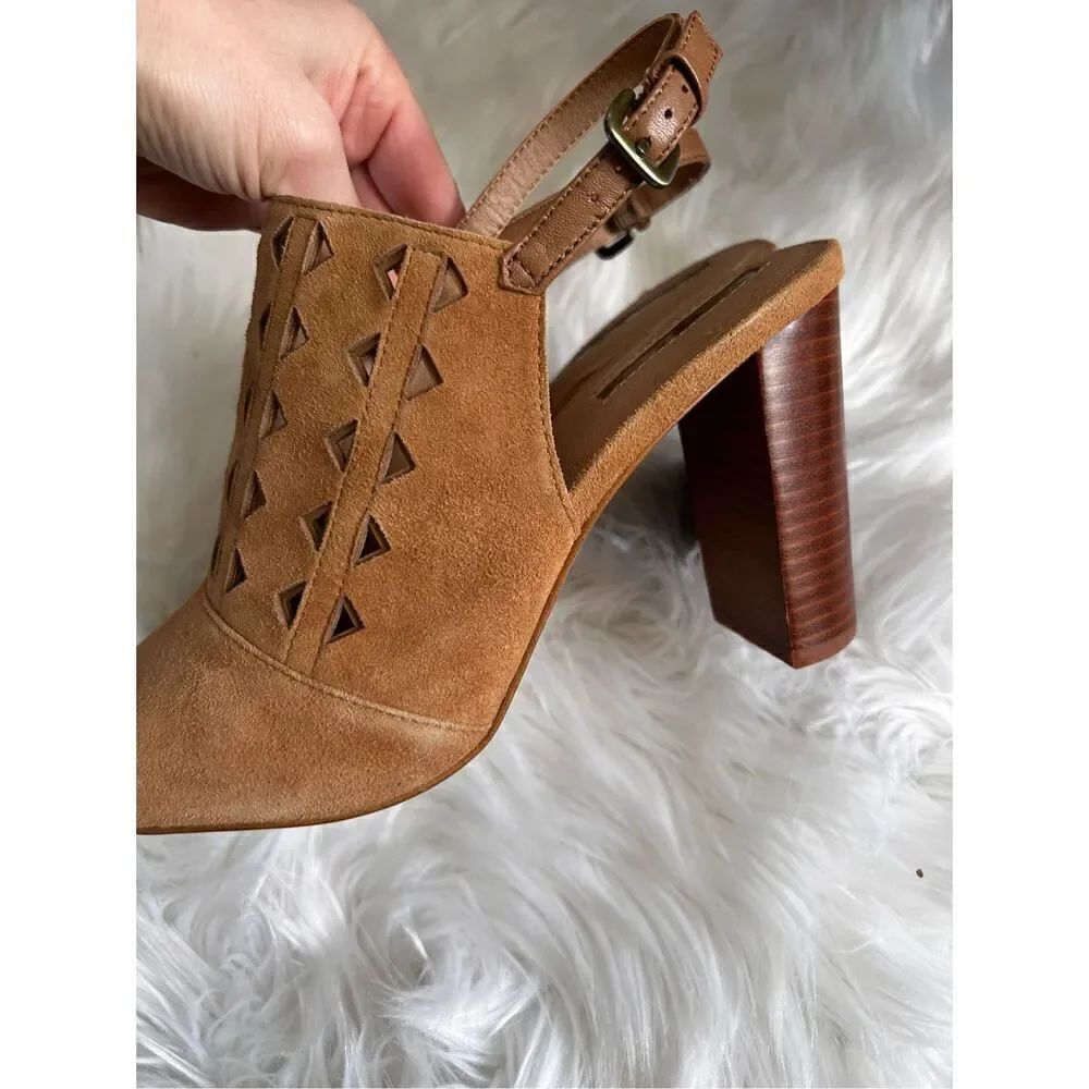 Tahari Marvel Sandals Size 8.5 Maple Brown Block Heel Suede Cutout Sling Back - Picture 2 of 10